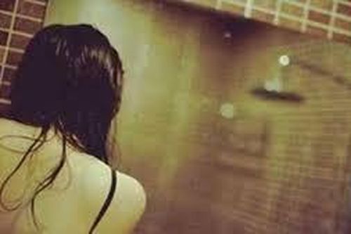 Người đàn bà dùng clip trong nhà nghỉ tống tiền nhân tình