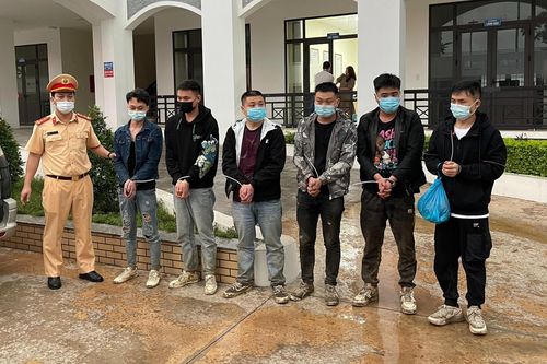 Bắt giữ 6 người nhập cảnh trái phép trên cao tốc