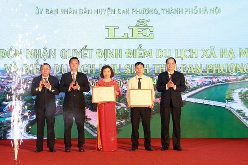 Huyện Đan Phượng đón nhận 2 điểm du lịch cấp thành phố