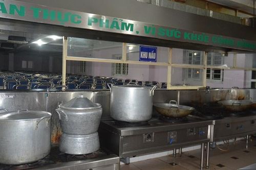 Hà Nội: Nhiều học sinh 2 trường học nghi ngờ bị ngộ độc thực phẩm