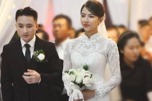 Phan Mạnh Quỳnh chính thức đưa bạn gái hot girl Khánh Vy 'về dinh'
