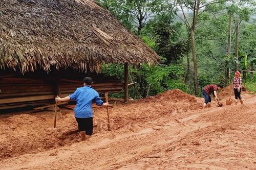 Lũ ống tràn về trong đêm, ít nhất 3 người chết và mất tích