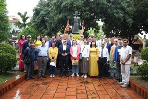 'Hành trình hữu nghị 2021' đưa đại biểu quốc tế về xứ Đoài