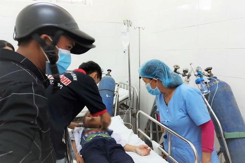 30 học sinh tiểu học ở Hòa Khương cấp cứu vì đồ chơi lạ