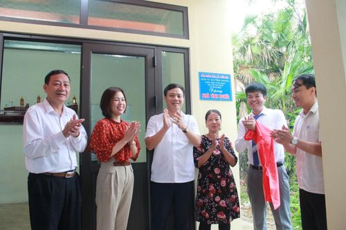 Báo GD&TĐ tổ chức Lễ khánh thành và bàn giao nhà cho người phụ nữ neo đơn
