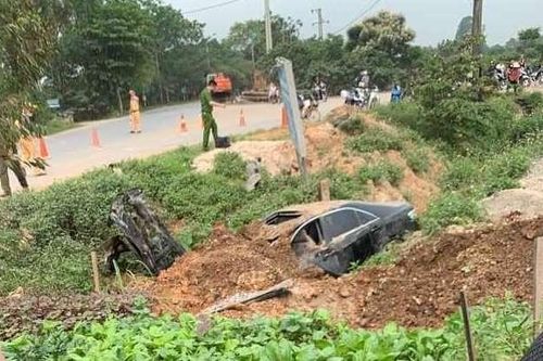 Vĩnh Phúc: Dùng đất 'lấp' ô tô cứu sống 3 người