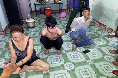 Bắt giữ 2 mẹ con tàng trữ trái phép chất ma túy