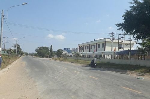 Lướt sóng cùng 'cá mập', nhà đầu tư 'sặc nước'