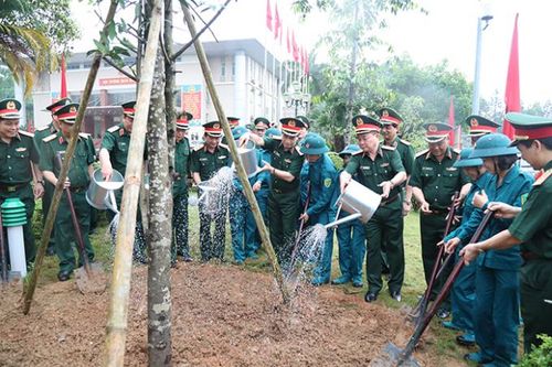 Thượng tướng Phan Văn Giang dự Lễ phát động trồng cây 'Vì một Việt Nam xanh'
