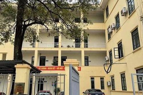 Bắt giam một chuyên viên 'phù phép' hồ sơ hàng hóa