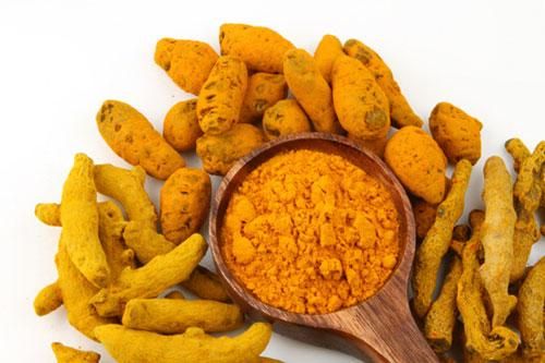 Những người không nên uống bột nghệ