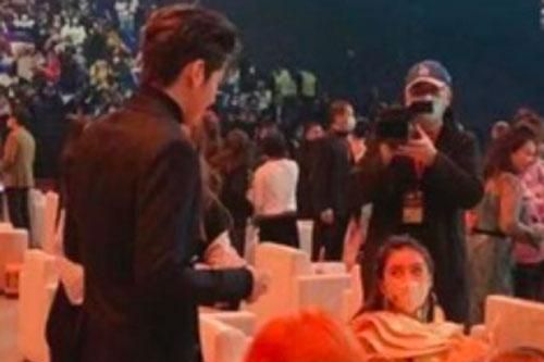 Khoảnh khắc Angelababy dành ánh mắt tình tứ nhìn Huỳnh Hiểu Minh phá vỡ tin đồn ly hôn