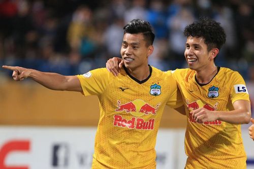 HLV Kiatisak: Hà Nội FC rất mạnh, HAGL sẽ đá hết mình vì khán giả!