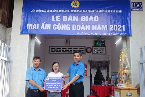 Bàn giao nhà Mái ấm công đoàn cho đoàn viên công đoàn cơ sở FDI