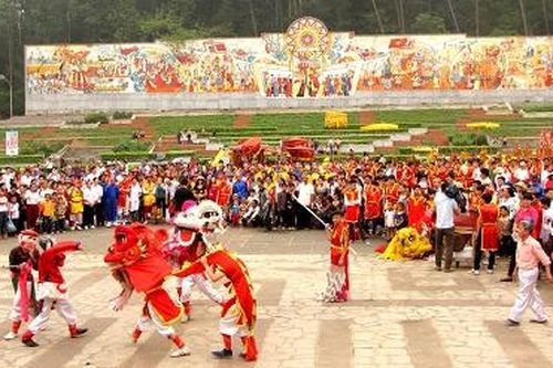 Đặc sắc lễ hội đất cội nguồn