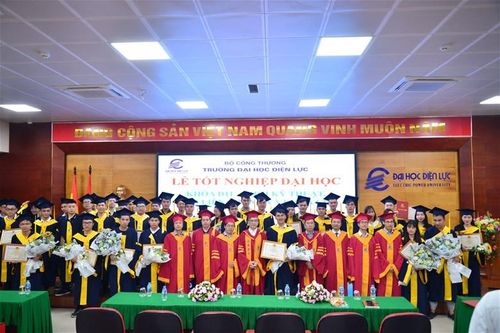 Trường Đại học Điện lực: Trang trọng Lễ tốt nghiệp Đại học chính quy khóa D11 - khối Kỹ thuật, D13 Liên thông và khóa cũ