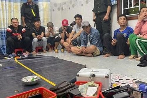 Thuê hàng chục đối tượng cảnh giới sòng bạc