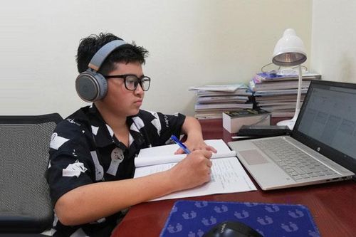 Học trực tuyến mang lại 'lợi ích kép'