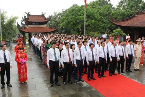 Lễ Giỗ Đức Quốc Tổ Lạc Long Quân và dâng hương tưởng niệm Tổ Mẫu Âu Cơ