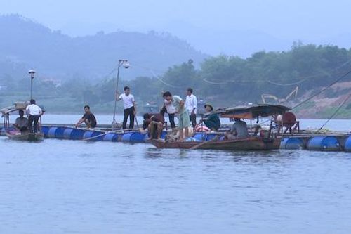 Tìm thấy thi thể 2 học sinh bị nước cuốn trôi khi tắm trên sông Đà