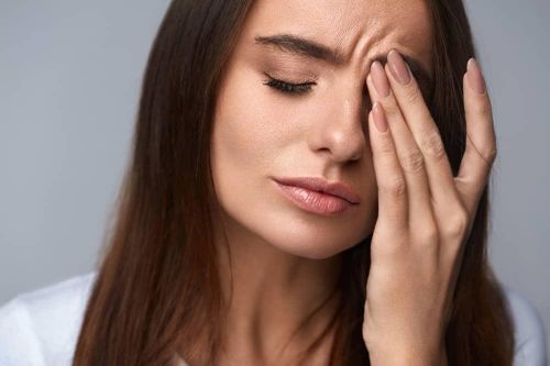 'Giải mã' những cơn co giật mí mắt, nháy mắt