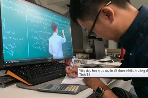 Dạy học trực tuyến: Giáo viên không còn bị động