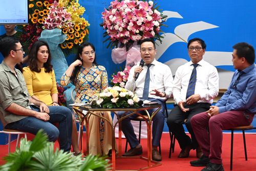 Tọa đàm 'Văn hóa đọc trong xu thế chuyển đổi số'
