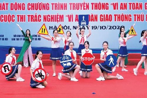 Vận động toàn dân tham gia tuyên truyền
