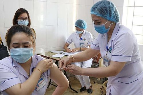 Việt Nam đã có 67.789 người được tiêm chủng vaccine Covid-19