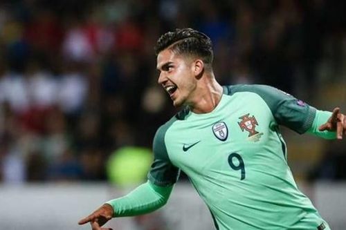 Tin bóng đá MU 18/4: Mua tiền đạo đồng hương Ronaldo, theo đuổi trung vệ Leicester