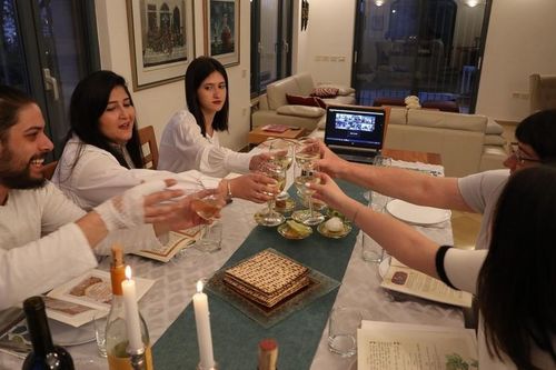 Dịch Covid-19: Israel bỏ quy định đeo khẩu trang, học sinh đi học bình thường