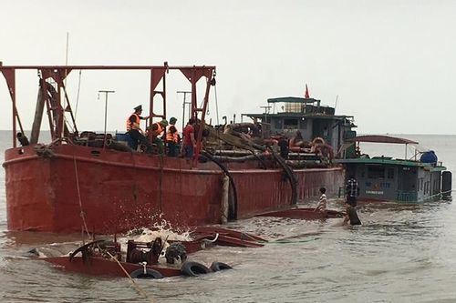 Cứu nạn thành công hai thuyền viên bị nạn trên vùng biển Cát Hải