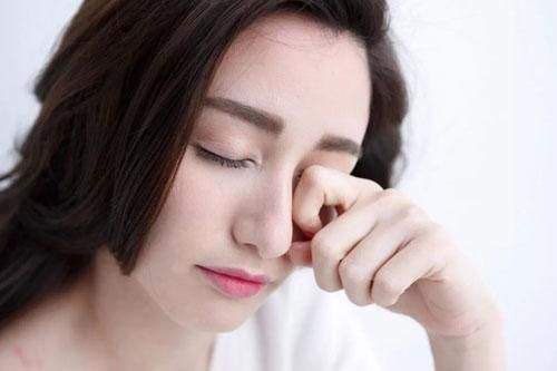 Biết điều này bạn sẽ dừng dụi mắt ngay hôm nay