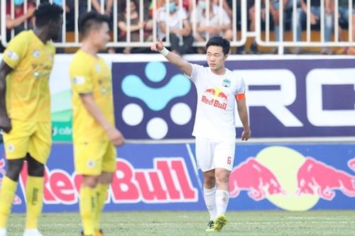 Xuân Trường lập siêu phẩm xé lưới Hà Nội FC khiến sân Pleiku nổ tung