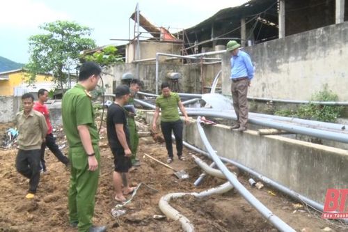 Quan Hóa: Tiếp tục phát hiện cơ sở chế biến lâm sản xả thải ra sông Mã
