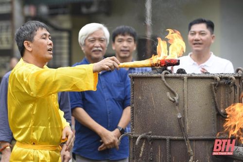 Lễ chập lửa đúc trống đồng 'Hào khí Non Sông'