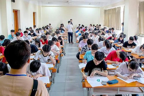 'Nóng' thi thử, luyện thi vào lớp 10