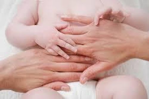 Dấu hiệu trẻ đi tướt mọc răng