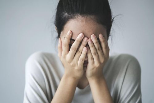Người phụ nữ ở Trung Quốc tự tử sau khi nâng ngực hỏng
