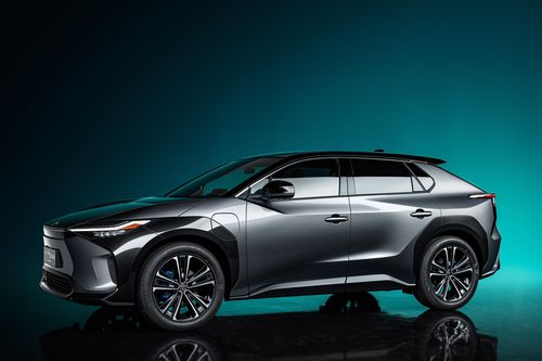 Toyota bZ4X Concept ra mắt - SUV điện cùng cỡ với RAV4