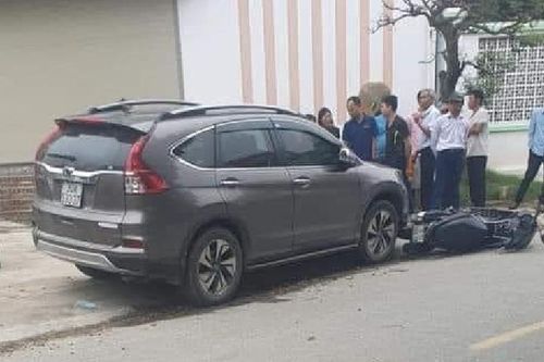 Hai mẹ con tử vong sau va chạm với ôtô