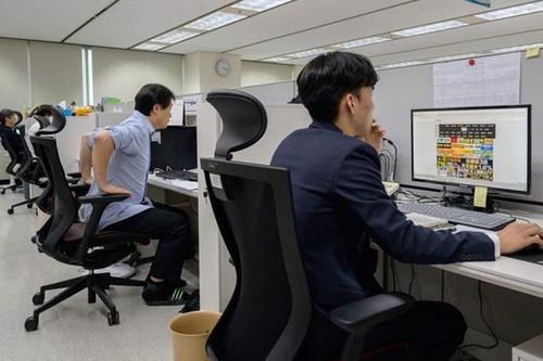 Hàn Quốc siết chặt quy định trao đổi văn hóa phẩm qua Internet với Triều Tiên