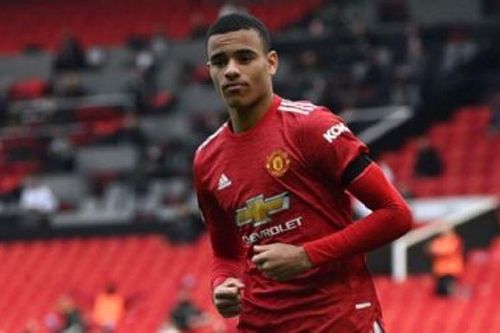 Man United thắng Burnley 3-1