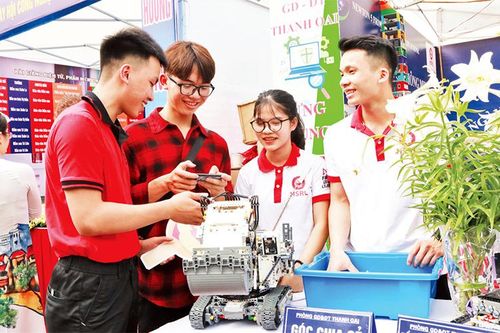 Ðầu tư xây dựng mô hình lớp học thông minh