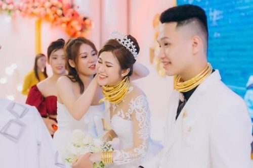 Khoe quà cưới toàn vàng, cô dâu 2K khiến netizen 'choáng váng'