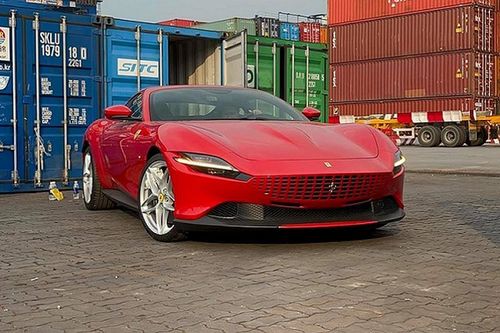 'Đập thùng' siêu xe Ferrari Roma đỏ rực, hơn 22 tỷ tại Việt Nam
