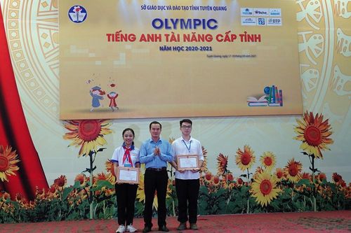 Giao lưu Olympic tiếng Anh tài năng dành cho HS trung học Tuyên Quang