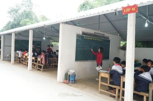 Dồn dịch điểm lẻ, sáp nhập trường học: Trường chung không ai khóc
