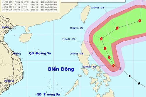 Dự báo thời tiết: Sức gió mạnh nhất vùng gần tâm siêu bão Surigae mạnh cấp 17