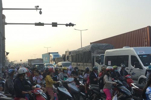 Gồng mình khi lưu thông trên Quốc lộ 51